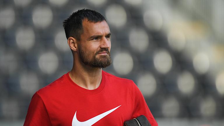 EXCLUSIVE: Championship club make late move to sign Sunderland defender